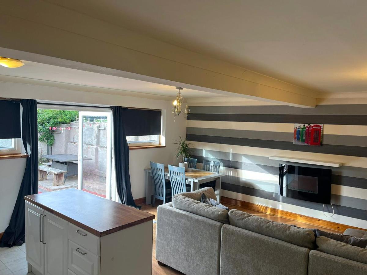 Elegant 2 Bedroom Chalet Εδιμβούργο Εξωτερικό φωτογραφία